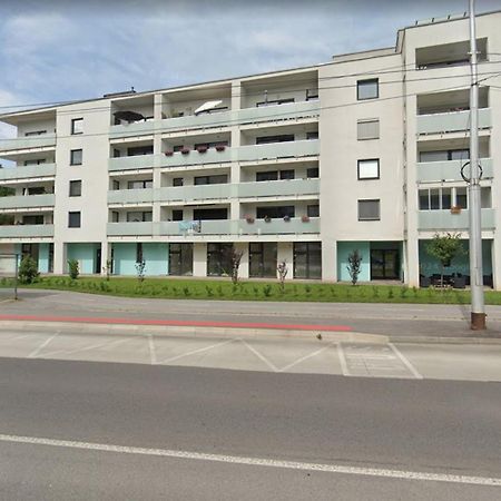 Alure Residences 1 & 24H Self Check-In, Free Parking In Front Of The Apartment Building, New Building, Terrace, Cafe With Breakfast In The Apartment Building, Next To The Aqua Park Μπάνσκα Μπίστριτσα Εξωτερικό φωτογραφία