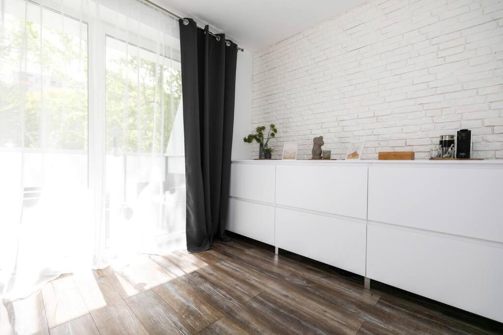 Alure Residences 1 & 24H Self Check-In, Free Parking In Front Of The Apartment Building, New Building, Terrace, Cafe With Breakfast In The Apartment Building, Next To The Aqua Park Μπάνσκα Μπίστριτσα Εξωτερικό φωτογραφία